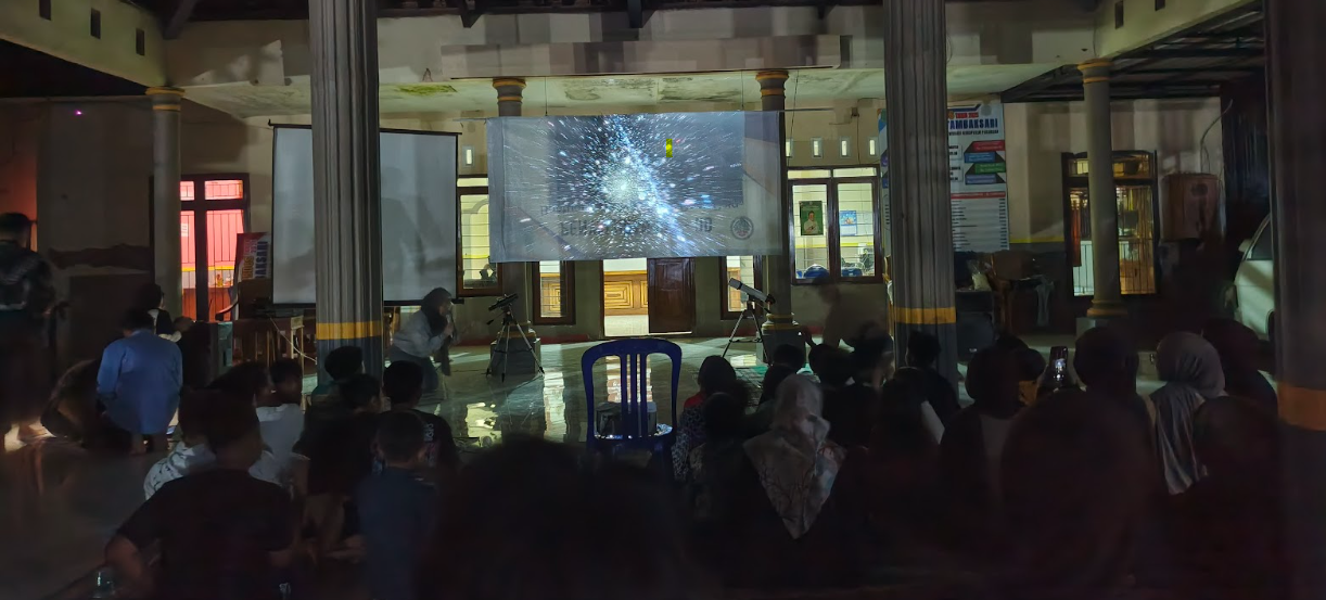 Jelajahi Tata Surya di Malam Hari, Desamind Pasuruan dan UINSA Gelar Teater Astronomi